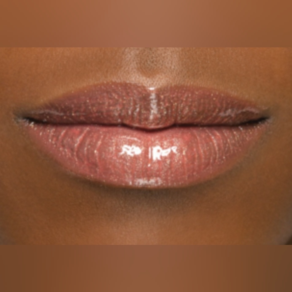 Mary Kay Unlimited Lip Gloss - Fancy Nancy - Picture 3 of 7